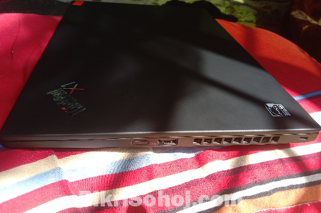 Lenovo ThinkPad X1 Carbon – Core i7 10th Gen, ৫০,০০০ টাকায়!